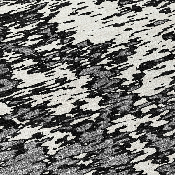 Homeroots 3' Abstract Washable Area Rug - Durable Indoor Outdoor Rectangle Rug For Stylish Spaces Black Polyester 612709