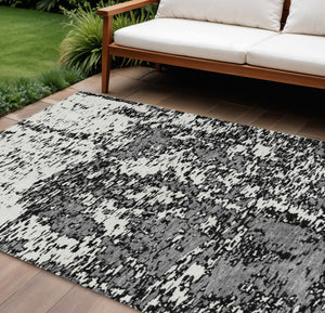 Homeroots 3' Abstract Washable Area Rug - Durable Indoor Outdoor Rectangle Rug For Stylish Spaces Black Polyester 612710