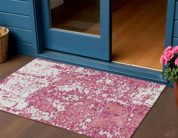Homeroots 3' Abstract Washable Area Rug - Durable Indoor Outdoor Rectangle Rug For Stylish Spaces Blush Polyester 612713