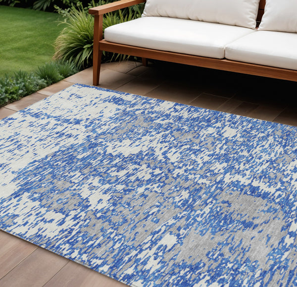 Homeroots 3' Abstract Washable Area Rug - Durable Indoor Outdoor Rectangle Rug For Stylish Spaces Blue Polyester 612730