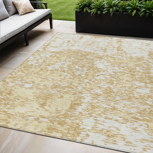 Homeroots 3' Abstract Washable Area Rug - Durable Indoor Outdoor Rectangle Rug For Stylish Spaces Gold Polyester 612738