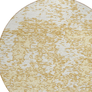 Homeroots 3' Abstract Washable Area Rug - Durable Indoor Outdoor Rectangle Rug For Stylish Spaces Gold Polyester 612739