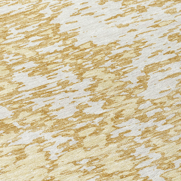 Homeroots 3' Abstract Washable Area Rug - Durable Indoor Outdoor Rectangle Rug For Stylish Spaces Gold Polyester 612739