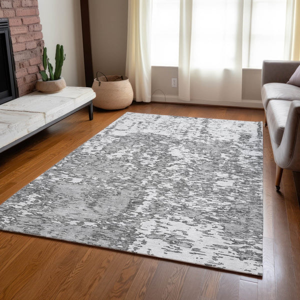 Homeroots 3' Abstract Washable Area Rug - Durable Indoor Outdoor Rectangle Rug For Stylish Spaces Gray Polyester 612746