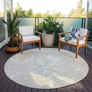 Homeroots 3' Abstract Washable Area Rug - Durable Indoor Outdoor Rectangle Rug For Stylish Spaces Ivory Polyester 612751