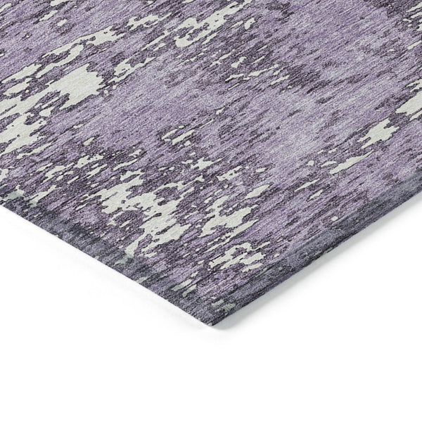 Homeroots 3' Abstract Washable Area Rug - Durable Indoor Outdoor Rectangle Rug For Stylish Spaces Lavender Polyester 612759