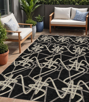 Homeroots 3' Stylish Geometric Washable Area Rug For Indoor And Outdoor Spaces - Durable & Easy To Clean! Black Polyester 612786