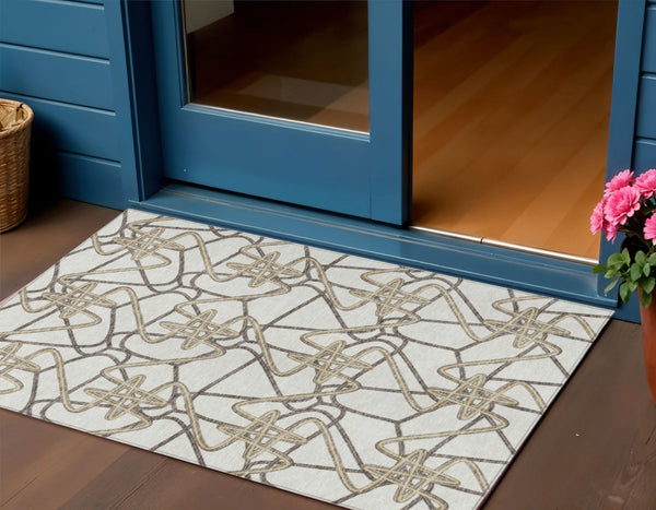 Homeroots 3' Stylish Geometric Washable Area Rug For Indoor And Outdoor Spaces - Durable & Easy To Clean! Ivory Polyester 612809