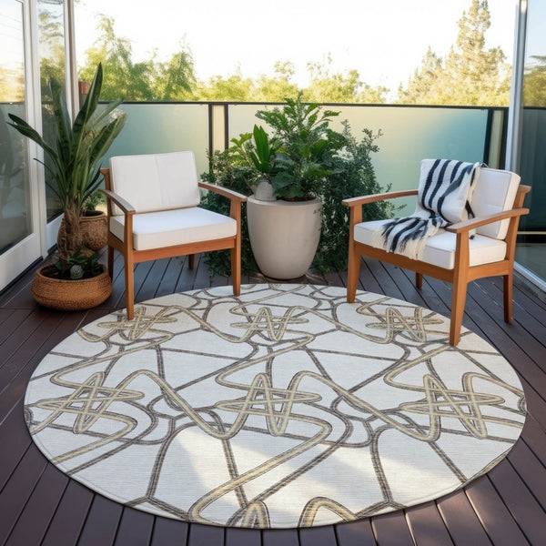 Homeroots 3' Stylish Geometric Washable Area Rug For Indoor And Outdoor Spaces - Durable & Easy To Clean! Ivory Polyester 612811