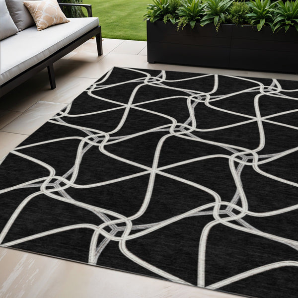 Homeroots 3' X 5' Stylish Geometric Washable Area Rug For Indoor And Outdoor Spaces – Durable & Versatile Black Polyester 612852
