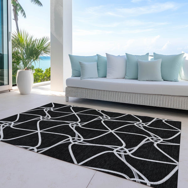Homeroots 3' X 5' Stylish Geometric Washable Area Rug For Indoor And Outdoor Spaces – Durable & Versatile Black Polyester 612854