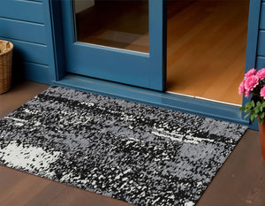 Homeroots 3' Abstract Washable Indoor Outdoor Rug - Durable, Stain Resistant, Versatile For Any Space! Black Polyester 612917