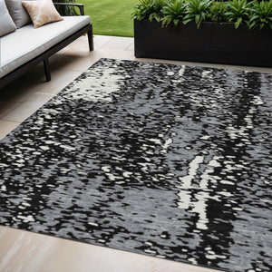 Homeroots 3' Abstract Washable Indoor Outdoor Rug - Durable, Stain Resistant, Versatile For Any Space! Black Polyester 612918