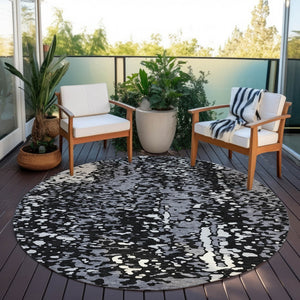 Homeroots 3' Abstract Washable Indoor Outdoor Rug - Durable, Stain Resistant, Versatile For Any Space! Black Polyester 612919