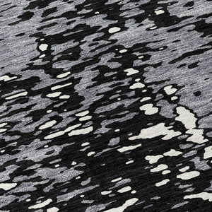 Homeroots 3' Abstract Washable Indoor Outdoor Rug - Durable, Stain Resistant, Versatile For Any Space! Black Polyester 612919