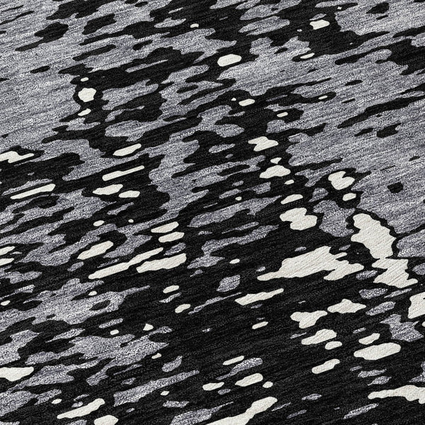 Homeroots 3' Abstract Washable Indoor Outdoor Rug - Durable, Stain Resistant, Versatile For Any Space! Black Polyester 612919