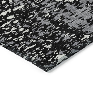 Homeroots 3' Abstract Washable Indoor Outdoor Rug - Durable, Stain Resistant, Versatile For Any Space! Black Polyester 612922