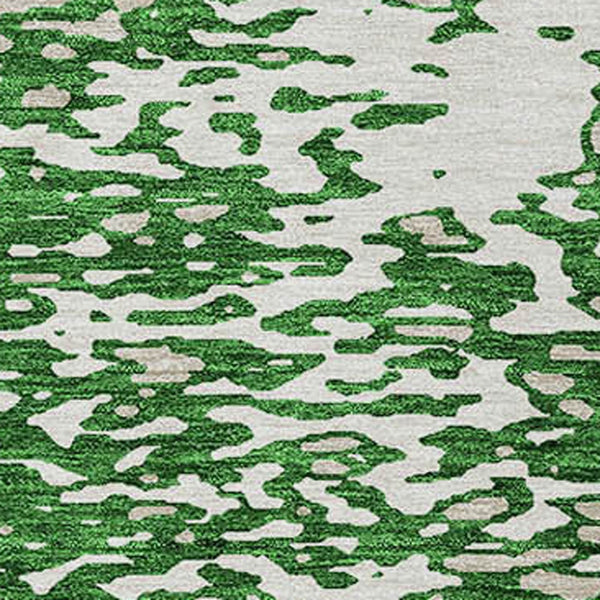 Homeroots 3' Abstract Washable Indoor Outdoor Rug - Durable, Stain Resistant, Versatile For Any Space! Emerald Polyester 612939
