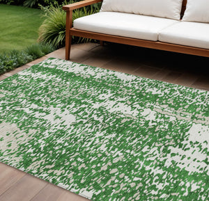 Homeroots 3' Abstract Washable Indoor Outdoor Rug - Durable, Stain Resistant, Versatile For Any Space! Emerald Polyester 612940
