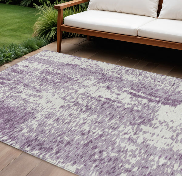 Homeroots 3' Abstract Washable Indoor Outdoor Rug - Durable, Stain Resistant, Versatile For Any Space! Lavender Polyester 612956
