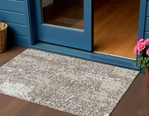 Homeroots 3' Abstract Washable Indoor Outdoor Rug - Durable, Stain Resistant, Versatile For Any Space! Taupe Polyester 612965