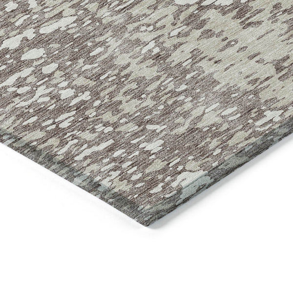 Homeroots 3' Abstract Washable Indoor Outdoor Rug - Durable, Stain Resistant, Versatile For Any Space! Taupe Polyester 612968
