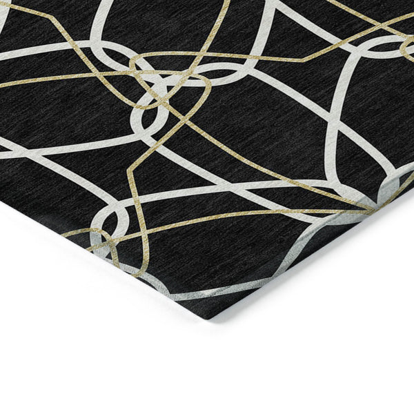 Homeroots 3' Geometric Washable Area Rug For Indoor & Outdoor Use - Stylish & Durable For High Traffic Areas Black Polyester 612992