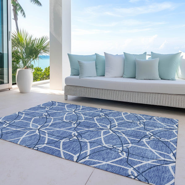 Homeroots 3' Geometric Washable Area Rug For Indoor & Outdoor Use - Stylish & Durable For High Traffic Areas Denim Blue Polyester 612998