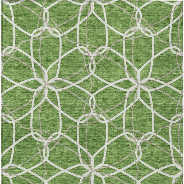 Homeroots 3' Geometric Washable Area Rug For Indoor & Outdoor Use - Stylish & Durable For High Traffic Areas Green Polyester 613001