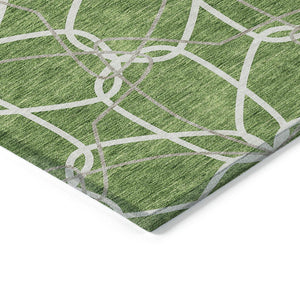 Homeroots 3' Geometric Washable Area Rug For Indoor & Outdoor Use - Stylish & Durable For High Traffic Areas Green Polyester 613001