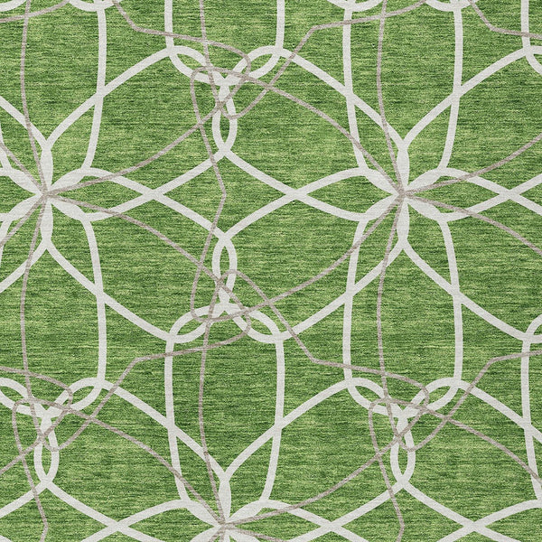 Homeroots 3' Geometric Washable Area Rug For Indoor & Outdoor Use - Stylish & Durable For High Traffic Areas Green Polyester 613001