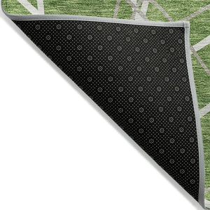 Homeroots 3' Geometric Washable Area Rug For Indoor & Outdoor Use - Stylish & Durable For High Traffic Areas Green Polyester 613006