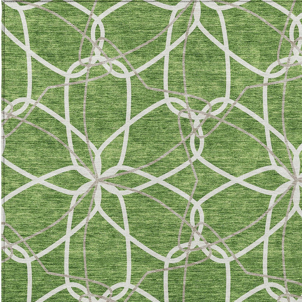 Homeroots 3' Geometric Washable Area Rug For Indoor & Outdoor Use - Stylish & Durable For High Traffic Areas Green Polyester 613006