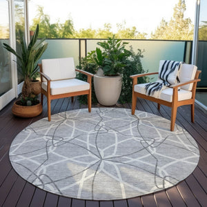 HomeRoots 5' Stylish Gray and Ivory Geometric Area Rug – Machine Washable for Indoor and Outdoor Use, Versatile Design 8' Round 613009