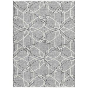 Homeroots 3' Geometric Washable Area Rug For Indoor & Outdoor Use - Stylish & Durable For High Traffic Areas Gray Polyester 613011