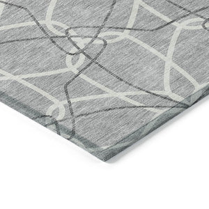 Homeroots 3' Geometric Washable Area Rug For Indoor & Outdoor Use - Stylish & Durable For High Traffic Areas Gray Polyester 613011