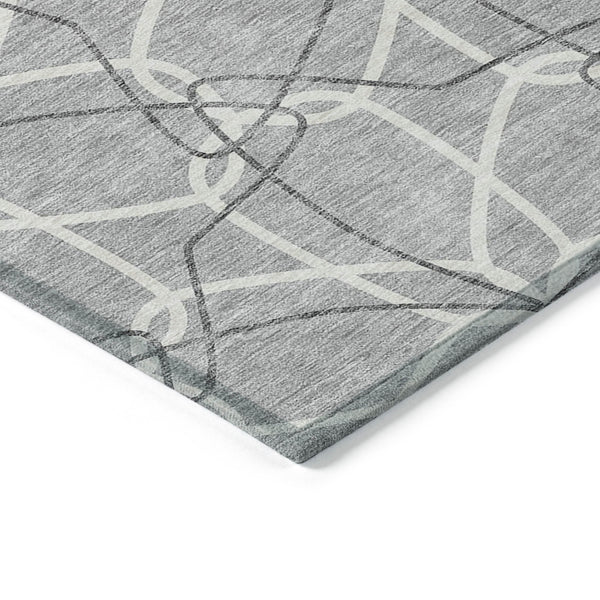Homeroots 3' Geometric Washable Area Rug For Indoor & Outdoor Use - Stylish & Durable For High Traffic Areas Gray Polyester 613011