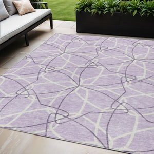 Homeroots 3' Geometric Washable Area Rug For Indoor & Outdoor Use - Stylish & Durable For High Traffic Areas Lavender Polyester 613014