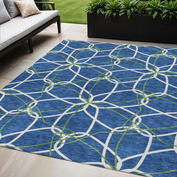 Homeroots 3' Geometric Washable Area Rug For Indoor & Outdoor Use - Stylish & Durable For High Traffic Areas Navy Blue Polyester 613020