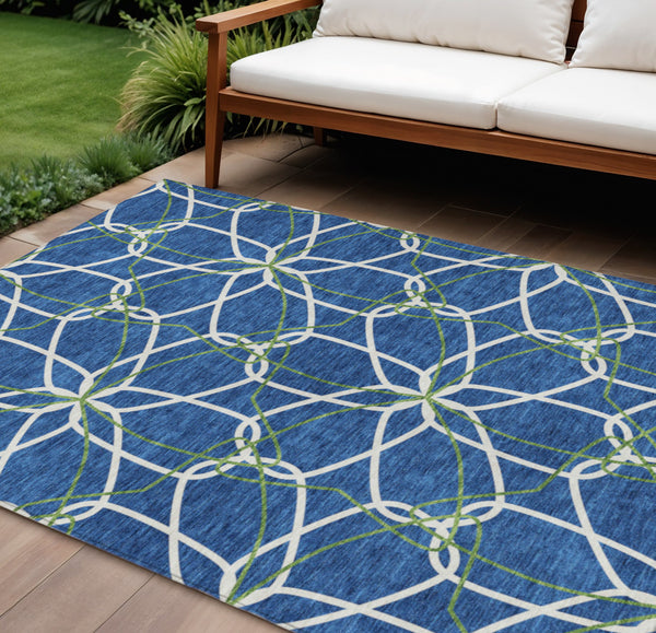Homeroots 3' Geometric Washable Area Rug For Indoor & Outdoor Use - Stylish & Durable For High Traffic Areas Navy Blue Polyester 613022