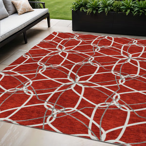 Homeroots 3' Geometric Washable Area Rug For Indoor & Outdoor Use - Stylish & Durable For High Traffic Areas Red Polyester 613044