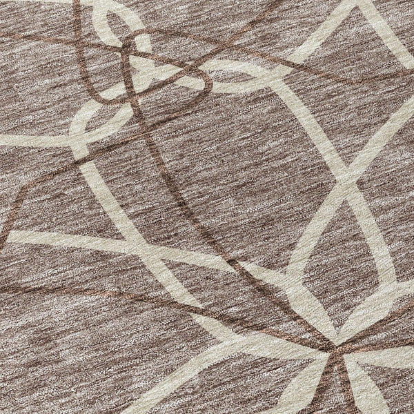 HomeRoots 5' Taupe and Ivory Geometric Area Rug - Stylish, Washable, Durable, Perfect for Indoor & Outdoor Spaces 8' Round 613051