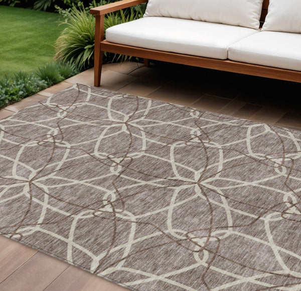 HomeRoots 5' Taupe and Ivory Geometric Area Rug - Stylish, Washable, Durable, Perfect for Indoor & Outdoor Spaces 8' X 10' 613052
