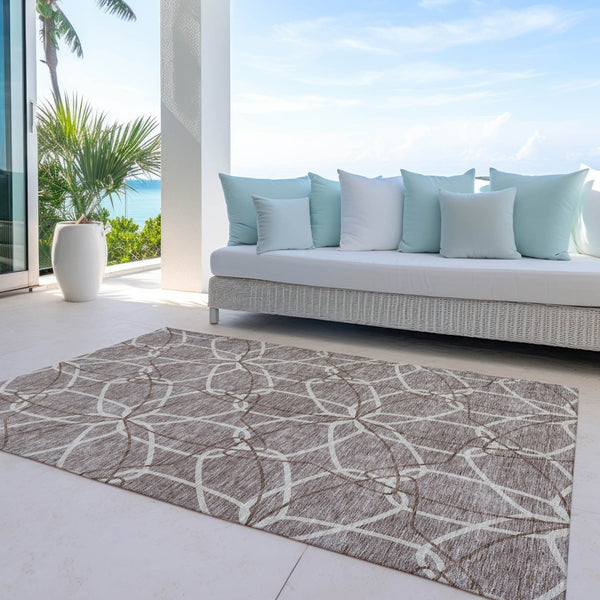 HomeRoots 5' Taupe and Ivory Geometric Area Rug - Stylish, Washable, Durable, Perfect for Indoor & Outdoor Spaces 9' X 12' 613053