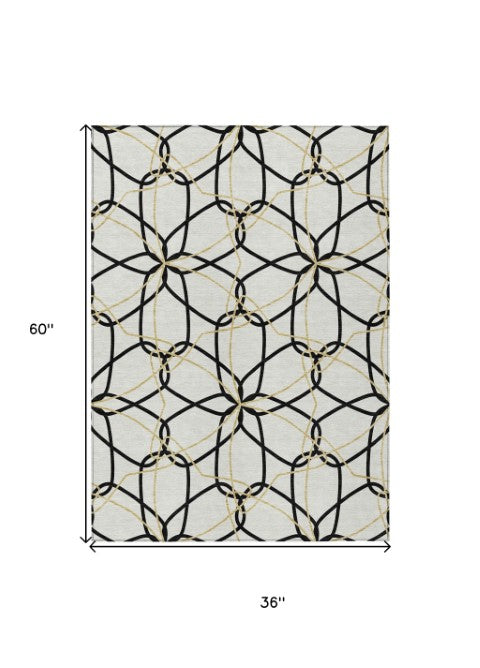 Homeroots 3' Geometric Washable Area Rug For Indoor & Outdoor Use - Stylish & Durable For High Traffic Areas White Polyester 613055