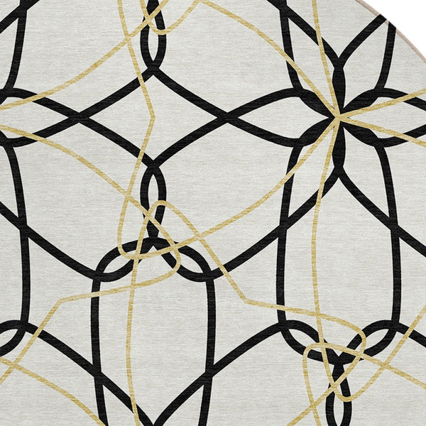 Homeroots 3' Geometric Washable Area Rug For Indoor & Outdoor Use - Stylish & Durable For High Traffic Areas White Polyester 613057