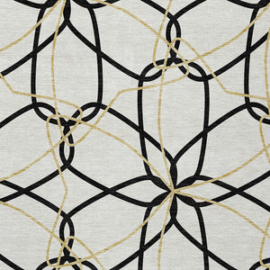 Homeroots 3' Geometric Washable Area Rug For Indoor & Outdoor Use - Stylish & Durable For High Traffic Areas White Polyester 613058