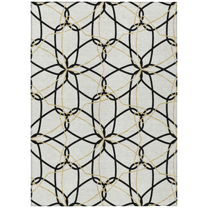 Homeroots 3' Geometric Washable Area Rug For Indoor & Outdoor Use - Stylish & Durable For High Traffic Areas White Polyester 613058