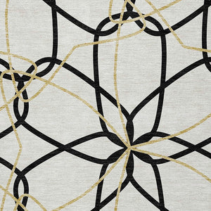 Homeroots 3' Geometric Washable Area Rug For Indoor & Outdoor Use - Stylish & Durable For High Traffic Areas White Polyester 613058