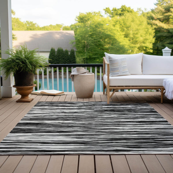Homeroots 3' Abstract Washable Indoor Outdoor Area Rug - Durable, Stylish, And Easy To Maintain For Any Space Black Polyester 613067